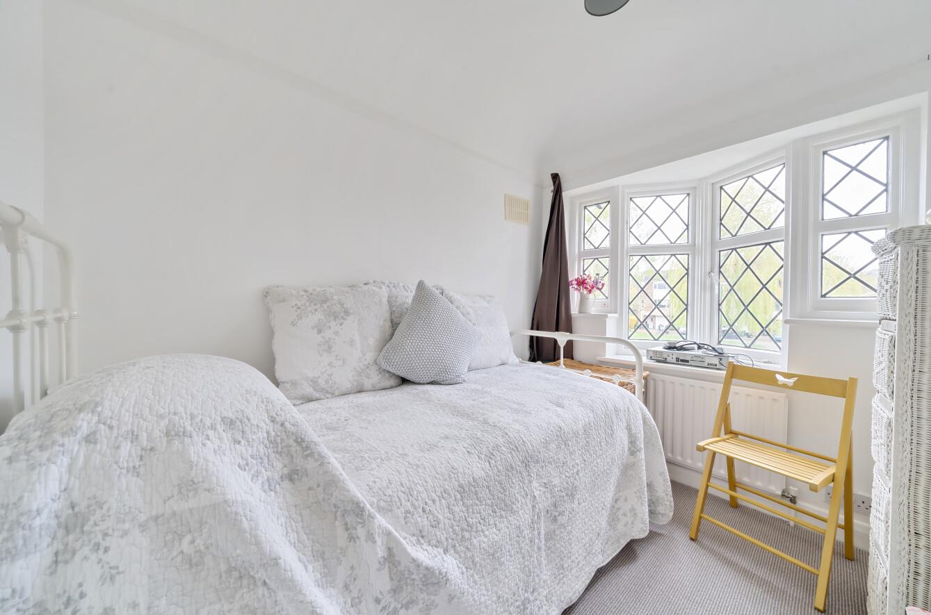 Latchmere Lane, Kingston Upon Thames Gibson Lane